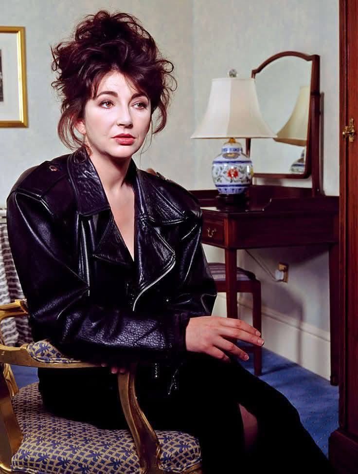 TuneTempest's tweet photo. Kate Bush 🤍 https://t.co/imFAgwS37C