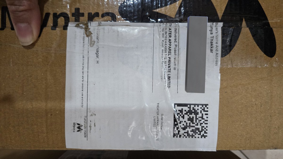 kaala_coat's tweet photo. MYNTRA SCAM! 
1. Bought 2 pair of shoes.
2. Delievry agent took payment. 
3. Myntra refuses to mark delivery status as delivered. 
4. Suffering since 12 April as unable to return one pair. 
5. Same auto gen msgs and no resolution.  @jagograhakjago @myntra @consumerforum_ https://t.co/bMtj4FmemO