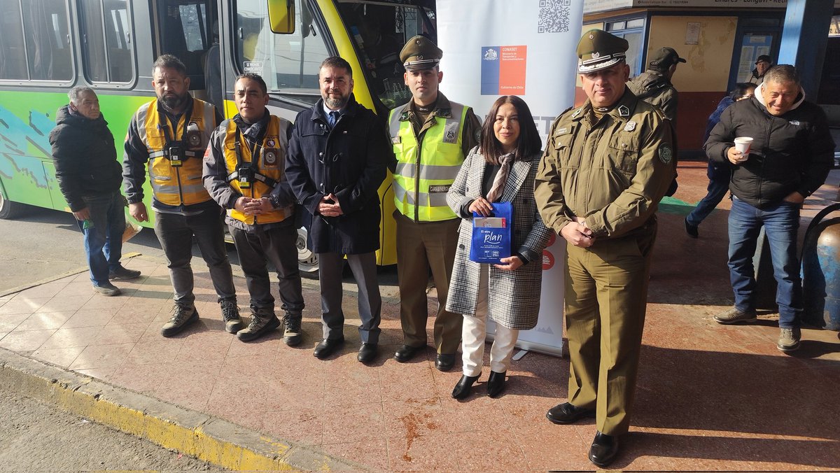 MTTMaule's tweet photo. #AgendaMTT El seremi @VoceriaMaule Hans Heyer, junto a @Carab_Maule, equipos @Fisca_MTT del Maule, @Senda_Maule y @conaset del MTT Maule, efectuaron un operativo de prevención de siniestros viales en el Terminal de Buses de Linares por interferiado del 21 de Mayo #ViajeSeguro https://t.co/QyGvDCm8tf