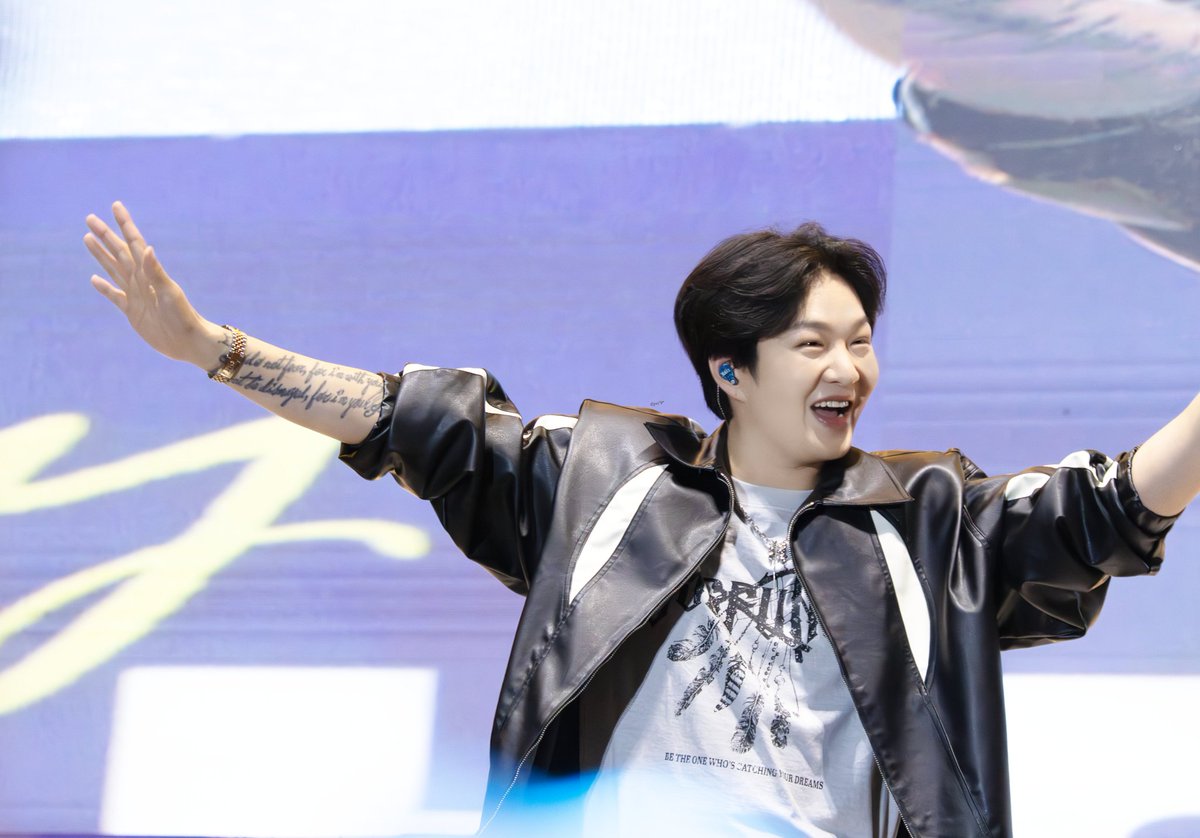 everydaysub's tweet photo. 250520 경남대학교 축제
#비투비 #BTOB #이창섭 #창섭 https://t.co/1l7vokXQsH