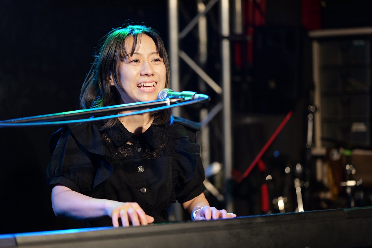nonyan23's tweet photo. 今夜はUNIONFIELD
#吉田秋絵 @akiey1014
#BeeTAN @BeeTAN_utauhito
#大島夕采 @utarisa
#akako @akako_okaka
仕事が思いのほか早目に上がれたので、夕采さまに浸って来ました
3週間ぶりの秋絵さん
12月ぶりのBeeTANさん
3ヶ月ぶりのakakoさん
今夜も幸せな気持ち!! https://t.co/MIn1oq10BY