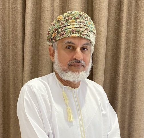 khalidaabri's tweet photo. إنه لفقد ثقيل؛
عم زوجتي وأستاذي وصديقي ومن أحسن إلينا إحسانا، كبيرا وعظيما.
تعلمنا أخلاق الدين، إنه اليوم في ذمتك يا إلهي فتقبله واغفر له وأسكنه فسيح جناتك.
الهم جازه بقدر ما أحسن لنا وللوطن والعلم.
إنا لله وإنا إليه راجعون
ولا حول ولا قوة إلا بالله. https://t.co/JU5z4ZT7jQ