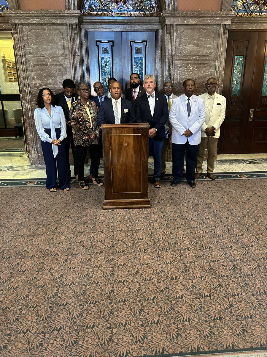 michaelw_13's tweet photo. SC House Democrats taking the podium this morning to address the rules change that occurred last night in the special session. 

@wachfox https://t.co/YXzeP4LKJC