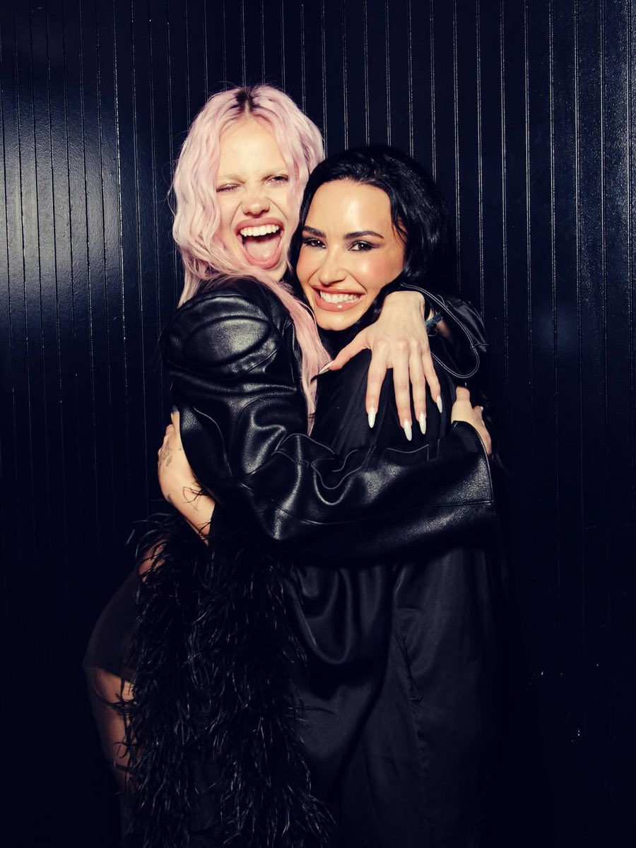 Demi Lovato News tweet media