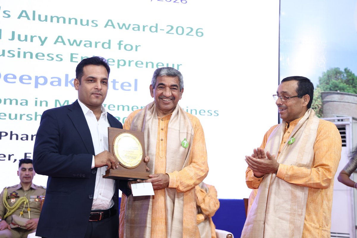 EDIIAhmedabad's tweet photo. Heartiest congratulations to Mr. Deepak Patel, our proud EDII alumnus from the PGDM-BE Batch 2010–2012, on being honoured with the Special Jury Award for Emerging Business Entrepreneur at the 25th Convocation of EDII Academic Programmes.

#EDIIAhmedabad #EDIIDGO #EDIIAlumni #Entrepreneurship #AlumniSpotlight