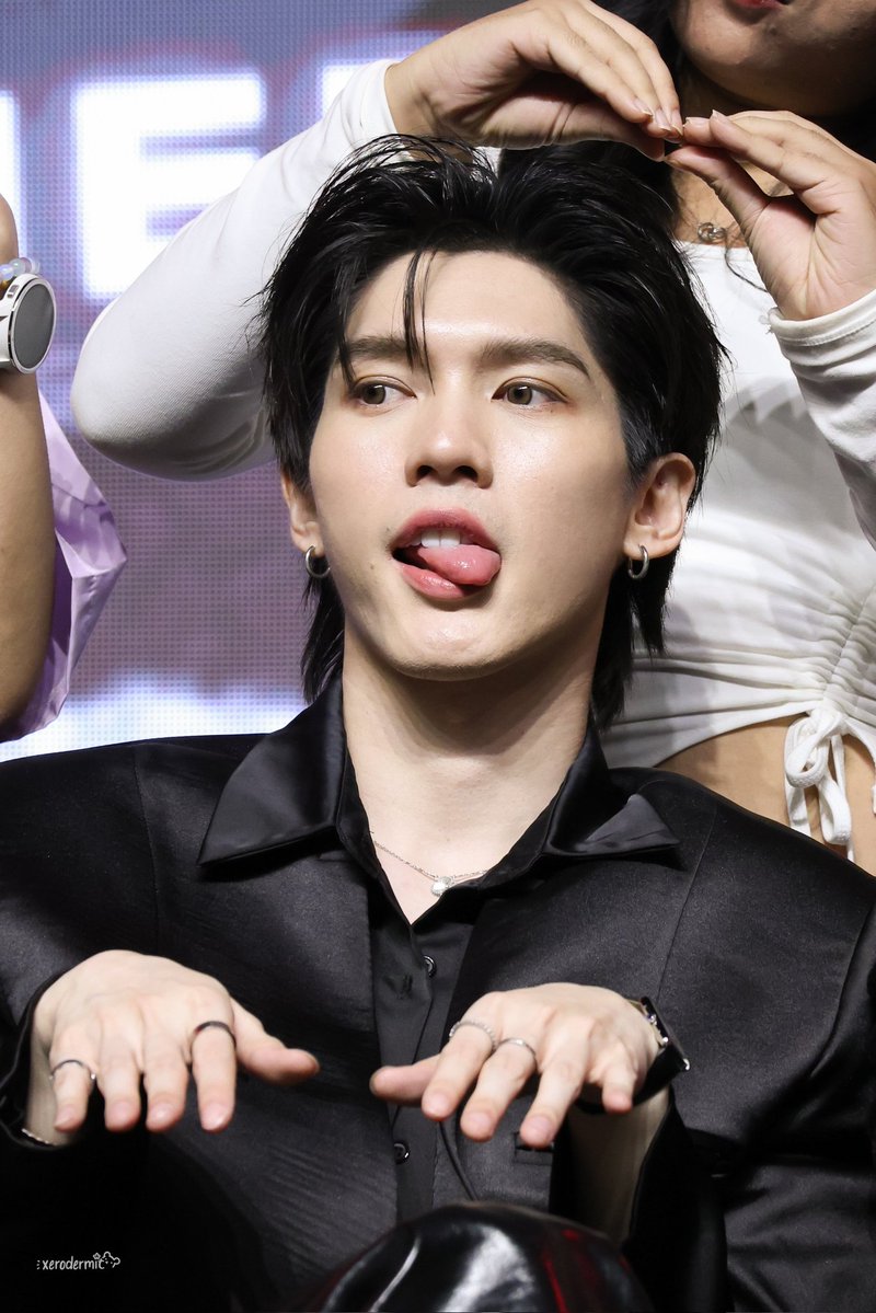 𝑀𝑒𝑙𝑜𝑑𝑦 𝑂𝑓 𝐴𝑜𝑢𝐵𝑜𝑜𝑚 𝑀𝑦𝑎𝑛𝑚𝑎𝑟♫︎✩ tweet media