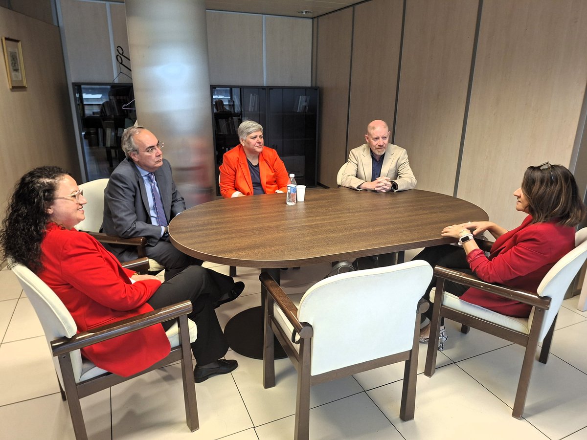 ComisionadoTC's tweet photo. ✅La Comisionada de Transparencia de Canarias, @noeliagarciale , visitó el Consejo de Transparencia y Protección de Datos de la @ComunidadMadrid para intercambiar experiencias y modelos de gestión.

📊 Canarias fue destacada como referente en evaluación de transparencia pública. https://t.co/oKzuScNlK7