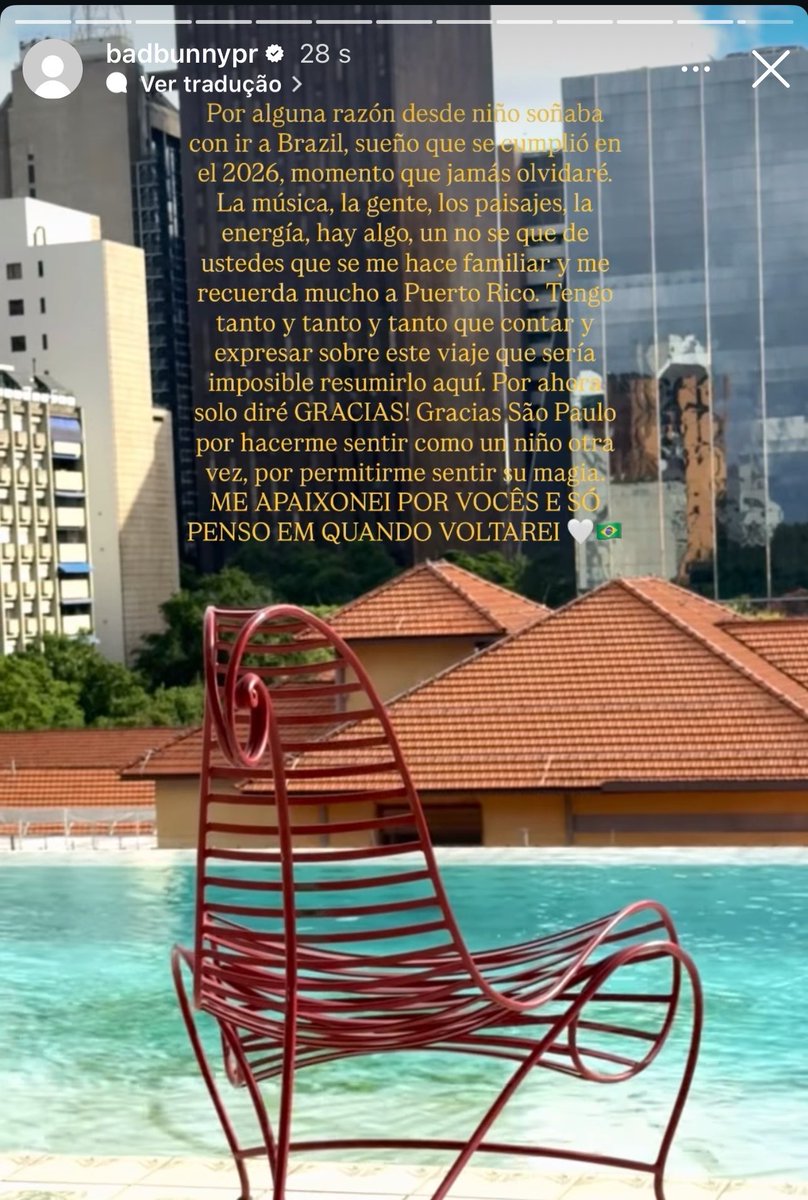BadBunnyBrasil's tweet photo. Bad Bunny faz texto sobre passagem ao Brasil: 

“Por alguma razão, desde criança eu sonhava em ir ao Brasil, um sonho que se realizou em 2026, um momento que jamais esquecerei.

A música, as pessoas, as paisagens, a energia… existe algo em vocês, algo que não sei explicar, que me parece familiar e me lembra muito Porto Rico.

Tenho tanta, tanta, tanta coisa para contar e expressar sobre essa viagem que seria impossível resumir aqui.
Por enquanto, só direi: OBRIGADO! 

Obrigado, São Paulo, por me fazer sentir como uma criança outra vez, por me permitir sentir sua magia.

ME APAIXONEI POR VOCÊS E SÓ PENSO EM QUANDO VOLTAREI 🤍🇧🇷”