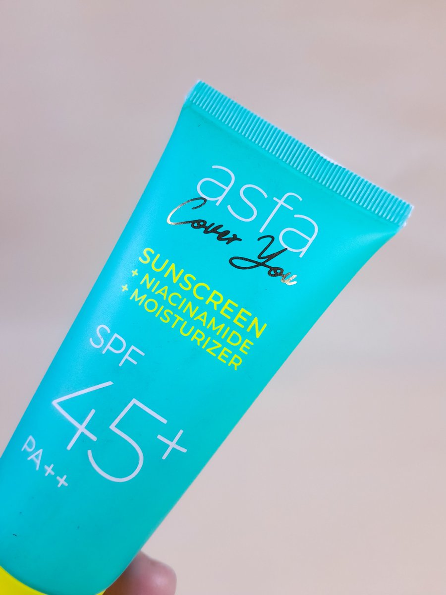 orchideacee's tweet photo. Ini Indonesia kayaknya lagi masuk musim kemarau deh, terik banget!!

Ga bosen bosennya bilang buat jangan lupa pake SUNSCREEN ya guys✨️ https://t.co/ddNwG3tz5s