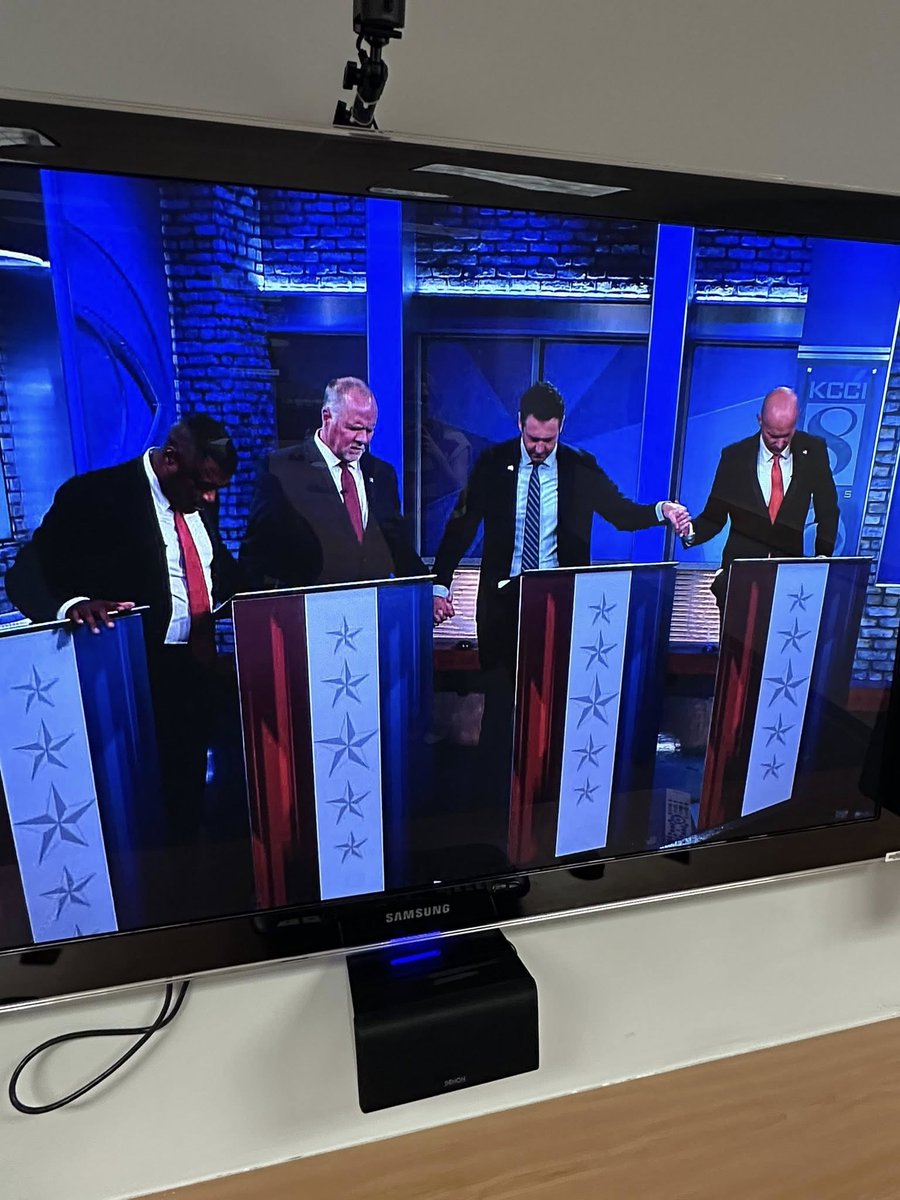 bobvanderplaats's tweet photo. If nothing else gives you hope and inspiration today, be encouraged by the below photo. 

Four of Iowa GOP candidates for Governor holding hands and bowing their heads in prayer before statewide debate. 

Unfortunate, one candidate, @RepFeenstra skipped and missed. 

#ChooseWell https://t.co/liG2QCmZvC