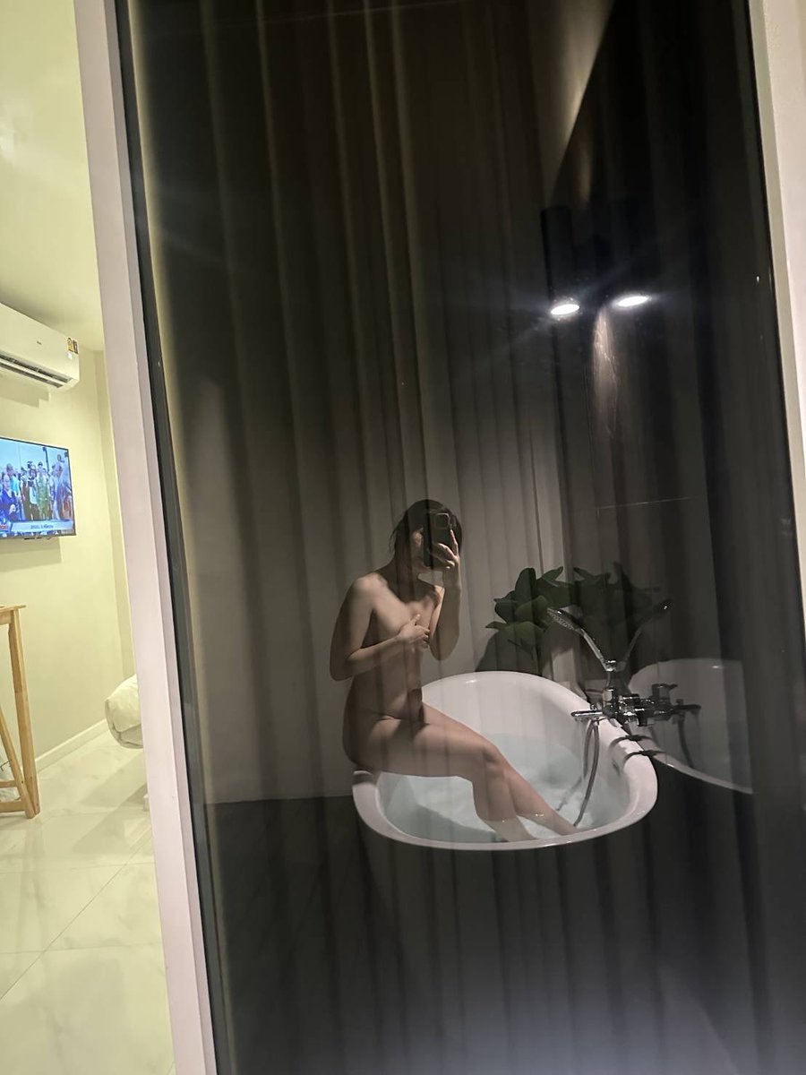 Coupledoublebb's tweet photo. เบื่อแล้วรูปคี่ อยากมีรูปหมู่ 
หาเพื่อนแช่น้ำช่วงสิ้นเดือนค่า 💦
#คู่แลกไม่แลก #คู่แท้ https://t.co/KxjgSgCoTr