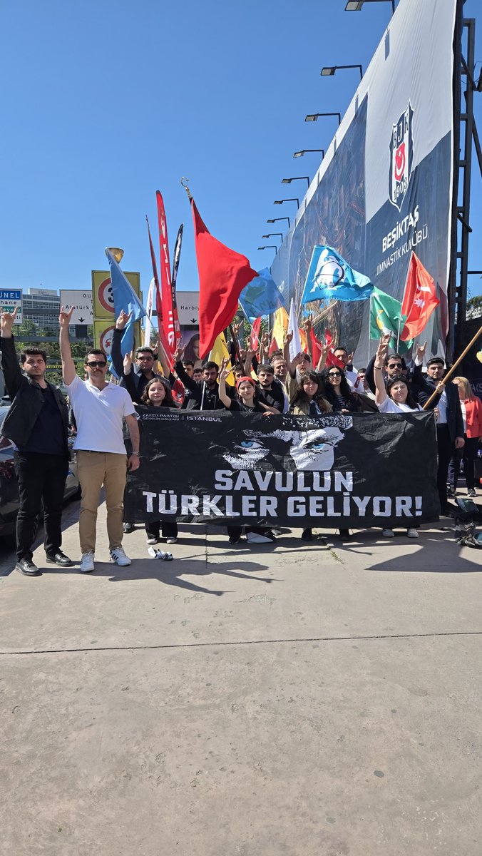 zpistanbulgenc's tweet photo. Gazi Mustafa Kemal Atatürk’ün izinde, aydınlık yarınlara doğru omuz omuza! 🇹🇷

​Bugün büyük bir gurur ve coşkuyla gerçekleştirdiğimiz Atatürk'ü Anma ve Gençlik Yürüyüşü'nde, içimizdeki Cumhuriyet ateşiyle adımlarımızı geleceğe attık. Atamızın "Bütün ümidim gençliktedir" diyerek bizlere duyduğu güveni boşa çıkarmamak ve en büyük emaneti olan Cumhuriyetimize sahip çıkmak için bir aradaydık.

​Daima ileriye, daima O'nun izinde!