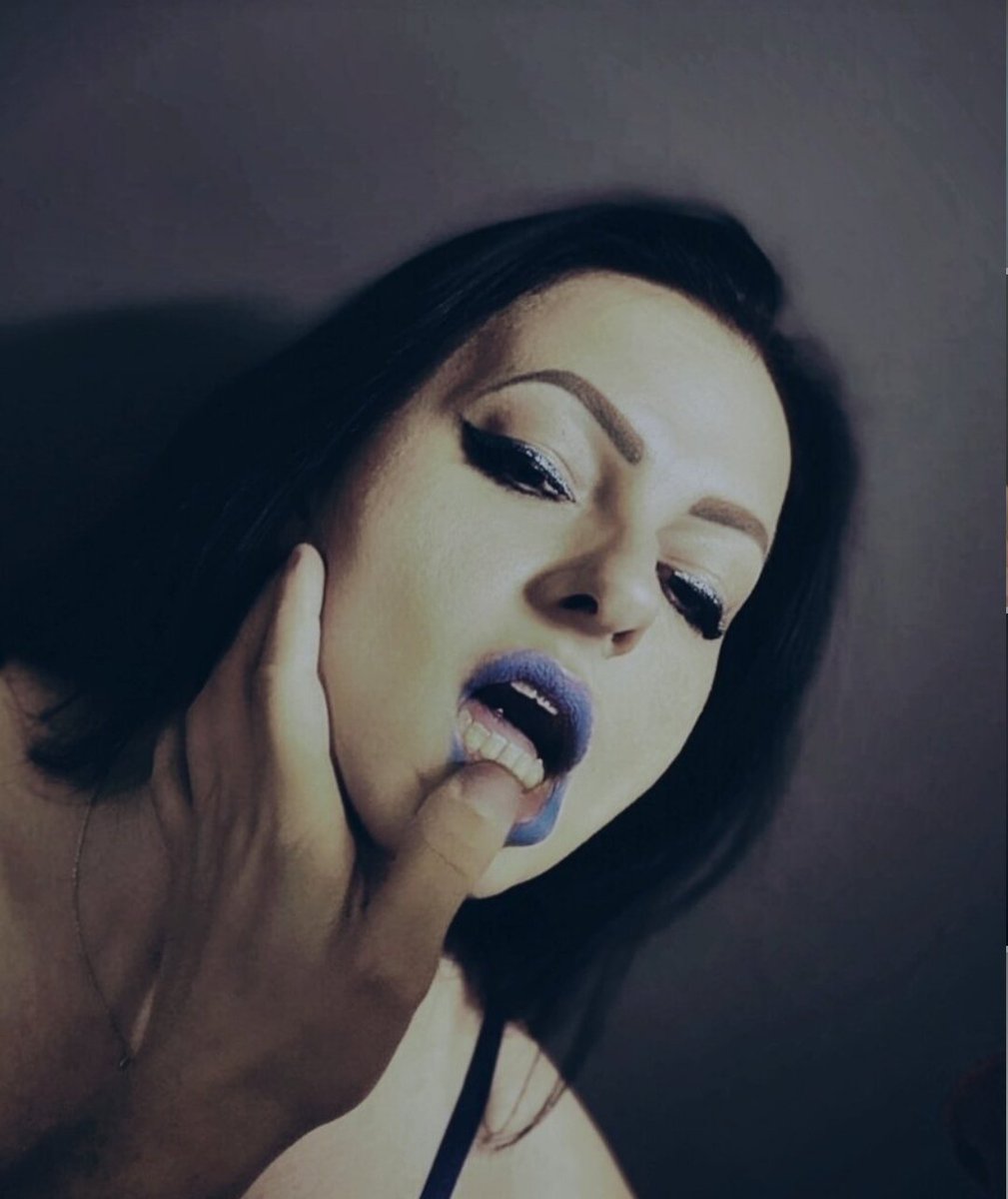 Andreea.white tweet media