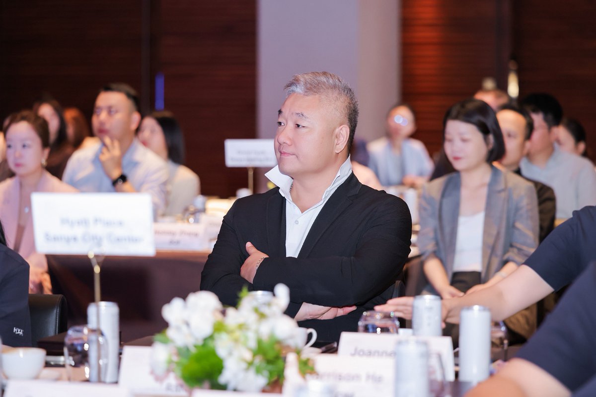 Alex86888's tweet photo. Day1 of Hyatt Ways of Working Hainan Workshop Day1.🥂✨🌙 https://t.co/6qkuLI6Cxw