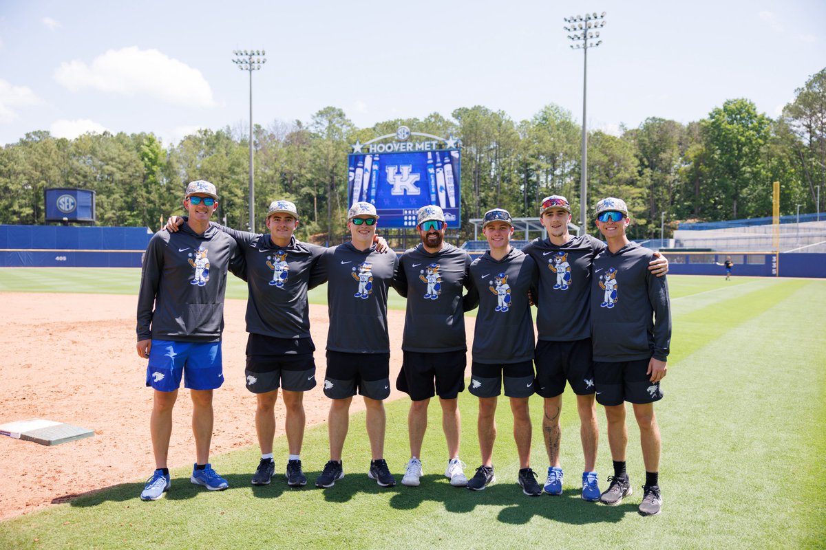 UKbaseball_MGRs's tweet photo. The boys are here at Hoover ready for some baseball #SEC #StayReady https://t.co/DMPmAvVTrp