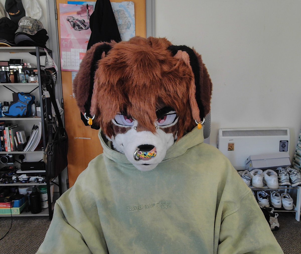 l0ckypup's tweet photo. JUST CHILLING. WAITING FOR THE RAIN TO STOP 🌧️ https://t.co/r4cPP2rgEE