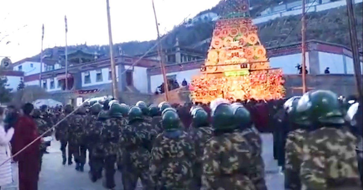 TibetCollective's tweet photo. A people who survived the roof of the world don't break easily. Tibetan culture has endured for centuries through mountains, through storms, through history itself. That spirit? Unshakeable. 🙏
#TibetanResilience #Tibet #CultureAndIdentity #NeverBroken https://t.co/lfGAY4uXah