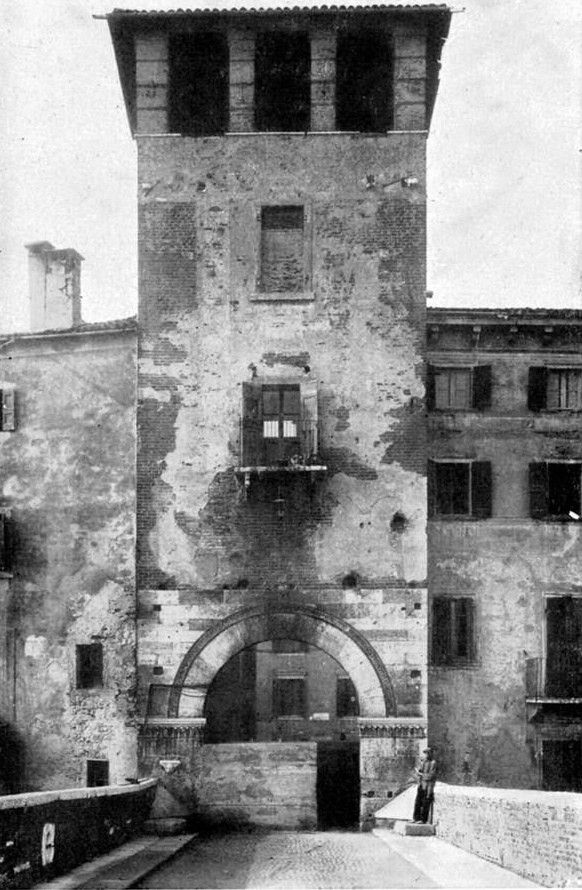 amaveronags1's tweet photo. Verona Retrò
#elcanton de Verona https://t.co/qM0P3crh1m