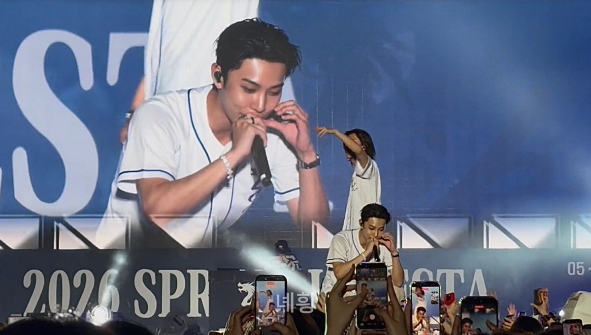 녜힁 tweet media
