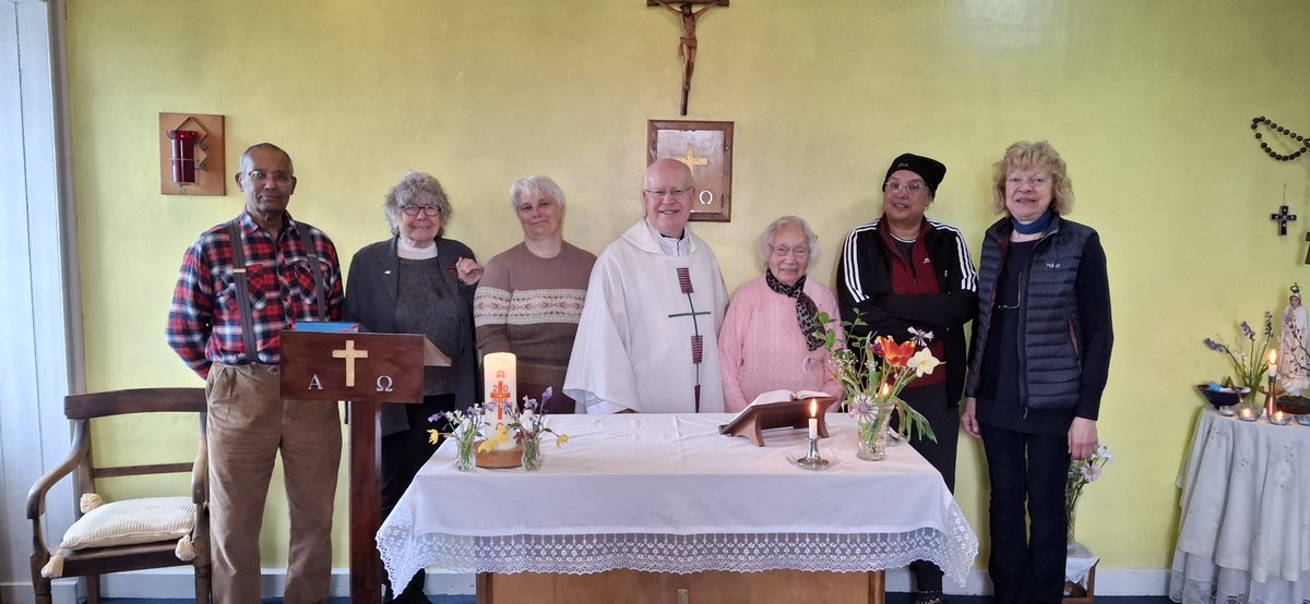 VisitSanday's tweet photo. Today the Catholic community on Sanday welcomed their new Parish Priest Fr Andrew. https://t.co/zhSWHWPefm