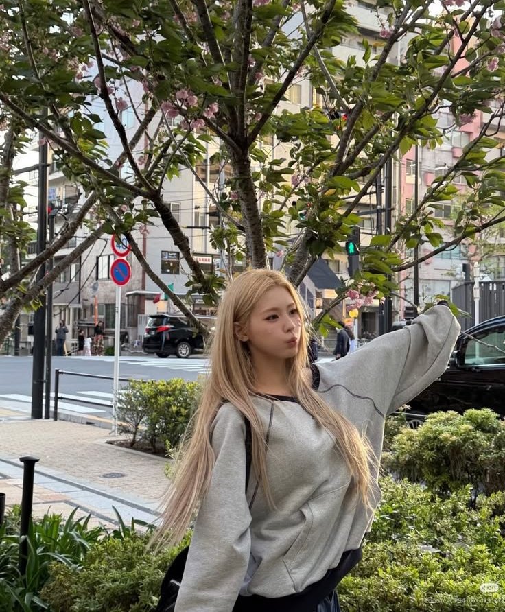 eveherby's tweet photo. ㅤㅤ

ㅤㅤㅤㅤ aproveitar o pouquinho de sol que apareceu pra esquentar o corpo nessa tarde fria, boa tarde! 💜ㅤㅤ

ㅤㅤㅤㅤ https://t.co/fOmknh9ykK