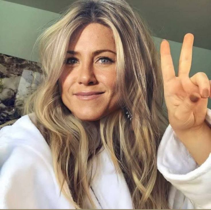 JenniferAniston private tweet media