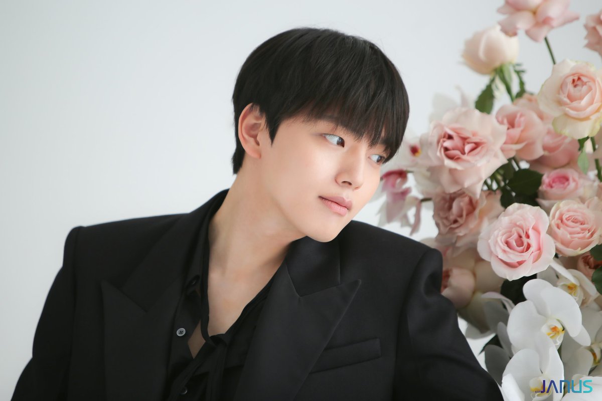 N년전 오늘의 여진구 tweet media