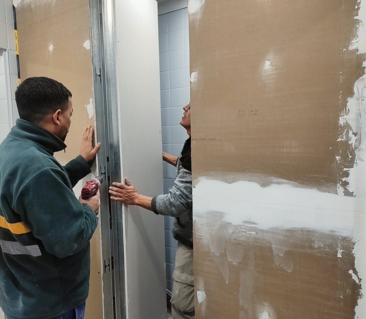 UomMatanza's tweet photo. MODERNIZACION INTEGRAL (PREP)
Policlínico Regional Eva Perón 
de la uom matanza 

Continuamos la remodelación de la cocina para mejorar la atención a nuestros afiliados con amoblamientos.

PARA UNA MEJOR ATENCIÓN Y CONFORT DE NUESTROS AFILIADOS.

#UOMLaMatanza 
#UOMSomosTodos https://t.co/ft753vklfF