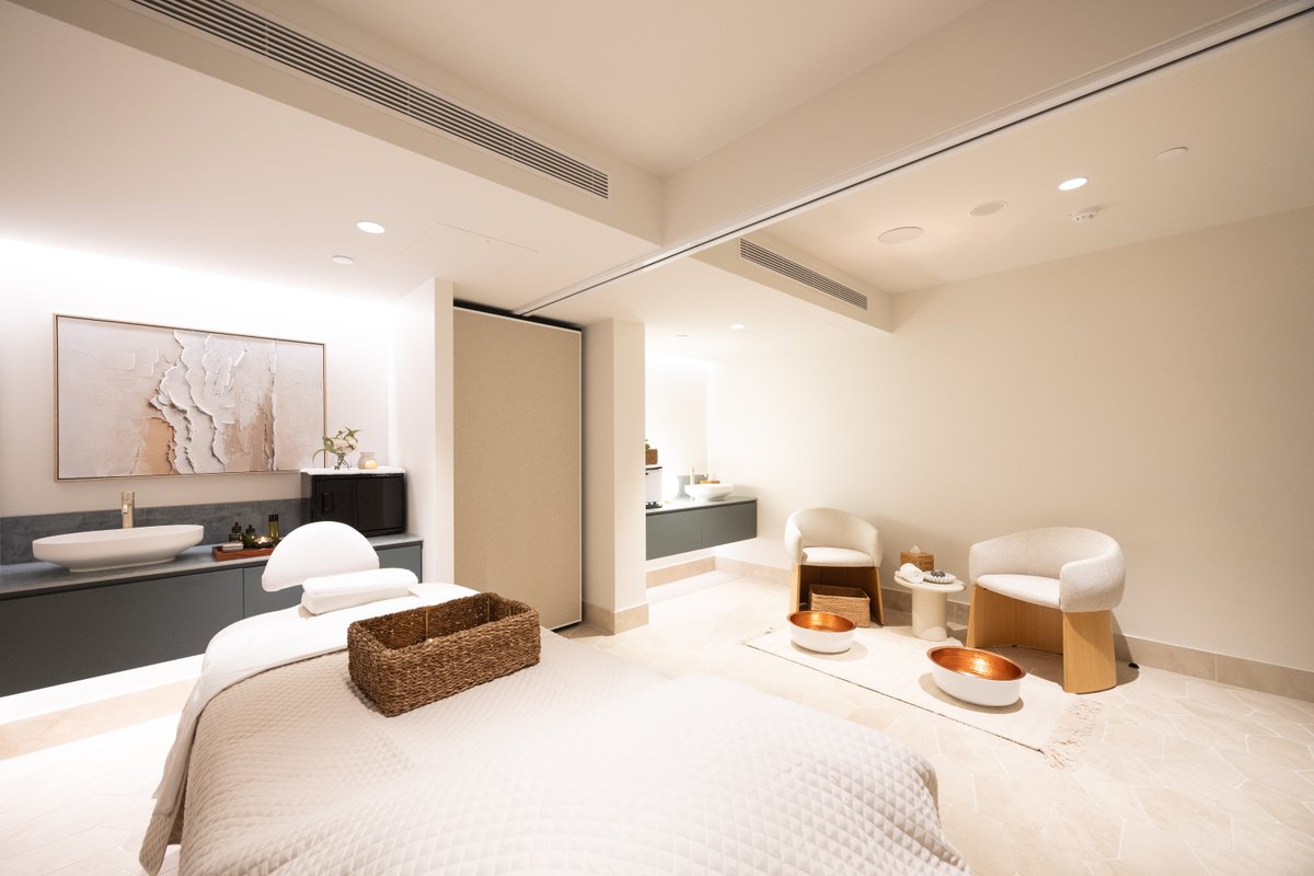 2BPRInc's tweet photo. The Sunshine Coast just got a serious upgrade. #AvaniMooloolabaBeach has opened its doors, bringing 180 ocean-view rooms, a rooftop pool, AvaniSpa and AvaniFit, and coastal dining to one of Australia's most beloved beachside destinations. 

https://t.co/H3rSiABOPy https://t.co/bNwChi0kIA