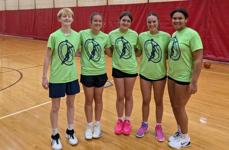 PGHMichigan's tweet photo. Ladies F1rst 17U Practice

 @AveryOdinga  @LadiesF1RST_ @EllaRizzo2 @AddiStamper_11 

Click to view the article! 
https://t.co/nfAt1Nbprf https://t.co/AtBajupTTI