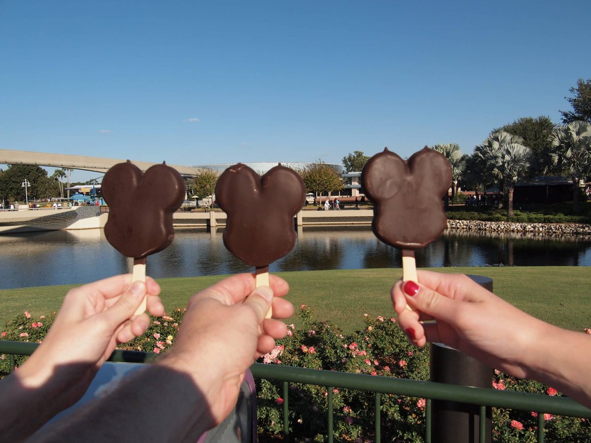 TP_SocialApp's tweet photo. "🍦 Sit. Snack. Smile. Repeat.
It’s the little habits that turn a park day into your day. Rituals don’t have to be big to matter, they just have to feel right. Don't miss the latest blog on TPS. https://t.co/myYfTRAaf4 

#ConnectedWeRide #TPSMemoryLoop #MemoryMakers #ThemeParkMemories #LittleThingsBigFeels #TPS "