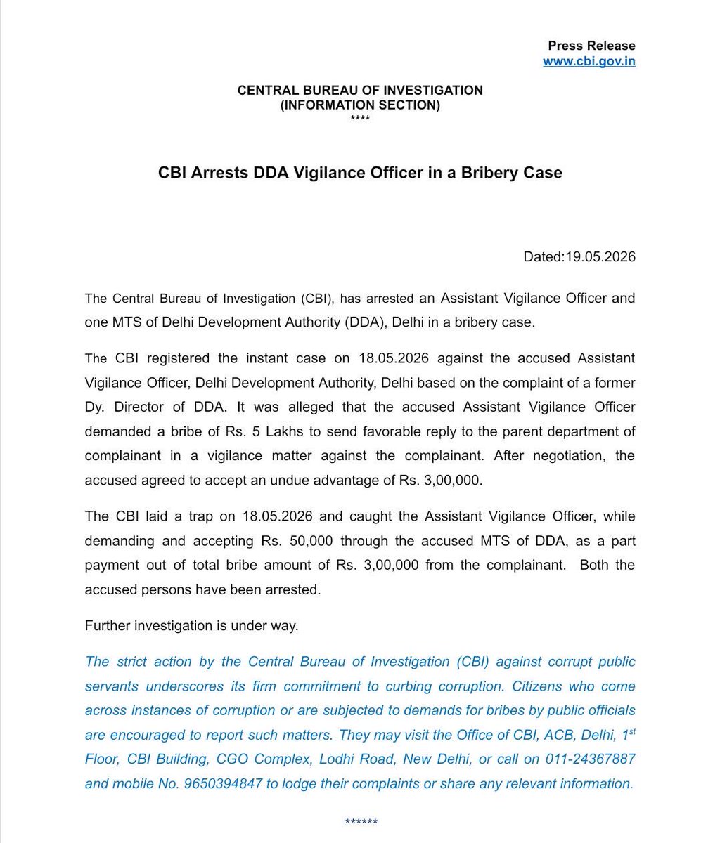 CBIHeadquarters's tweet photo. CBI Arrests DDA Vigilance Officer in a Bribery Case https://t.co/JnIdAnx8yb