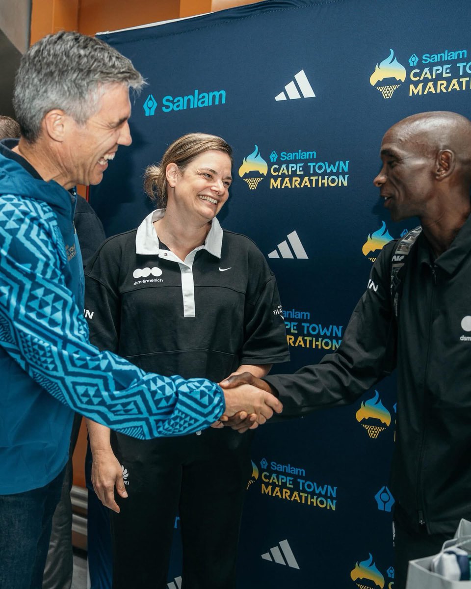 audas_vanschoor's tweet photo. The GOAT is in Cape Town.
Cape Town Marathon
Africa’s moment. Next level. 🐐🌍🏃‍♂️

#MajorMarathon #Africa #Run https://t.co/389EJbNCKj
