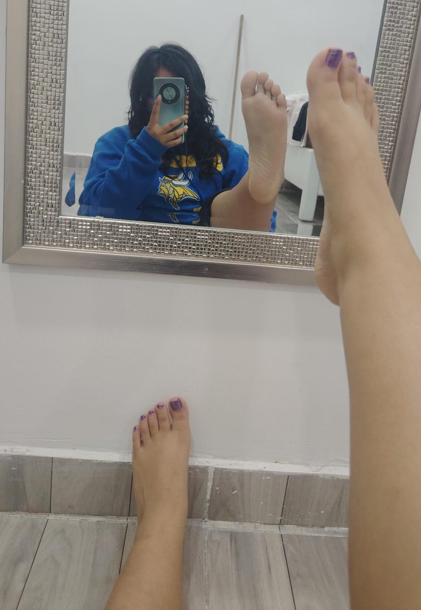 OLYMPUS OF FEET❤️🔥 🦶🏼 tweet media