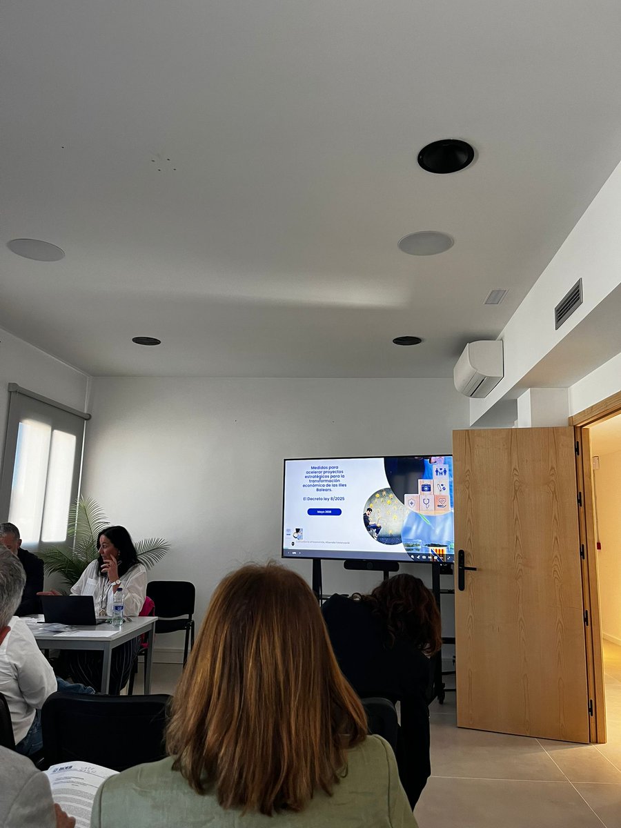 fehif's tweet photo. Hemos asistido en @CBitEivissa a la jornada de análisis del Decreto Ley 8/2025 para acelerar proyectos estratégicos en Baleares, impulsada por el @goib. Seguimos participando en espacios de análisis sobre iniciativas con impacto en el desarrollo económico y turístico de las islas https://t.co/M7opKLLjVO