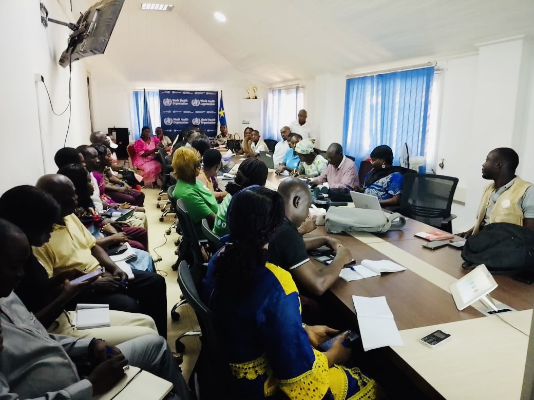 OMSCentrafrique's tweet photo. 🤝 #PRSEAH 

Près d’une cinquantaine de partenaires du @healthcluster en #RCA 🇨🇫 ont pris part à une session d’échanges sur la prévention de l’#exploitation, des #abus et du #harcèlement sexuels.

🎯 Une dynamique pour une réponse humanitaire plus sûre et responsable.
#RCA https://t.co/xzBIyg4fE1