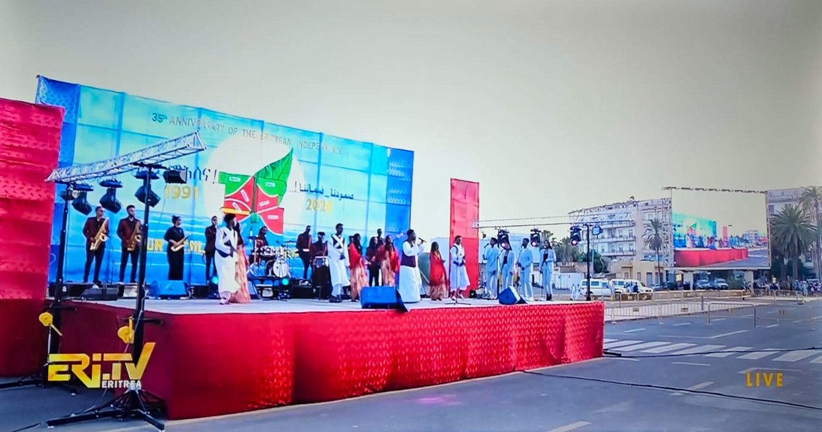 GhideonMusa's tweet photo. ጽንዓትና ዋሕስና ! ኣብ ትሕቲ ዝብል ቴማ ፡ብምኽንያት መበል 35 ዓመት በዓል ናጽነት፡ ኣብ ሜዳ ባሕቲ መስከረም ዝተዳለወ ድሙቕ ባህላዊ መደብ ኣብ ኤሪ ቲቪ ብቐጥታ ይመሓላለፍ ኣሎ። #EritreaShineAt35 #Eritrea https://t.co/sKJC258fnk