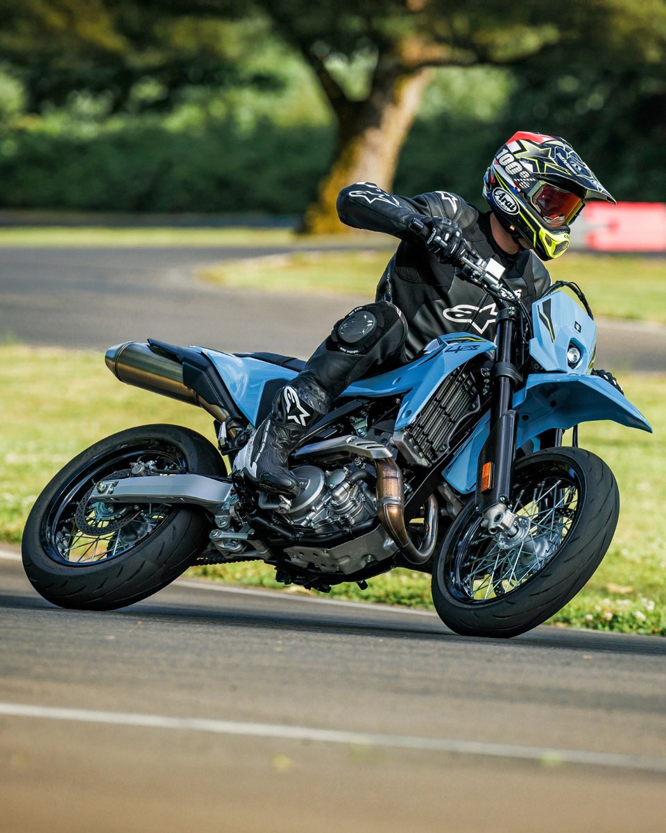 SuzukiBikesUK's tweet photo. Inject some more fun into every ride 👊
DR-Z4SM, now with 5.9% APR.
https://t.co/HqlVa6M1Cr
#DRZ https://t.co/4I00SybXpG