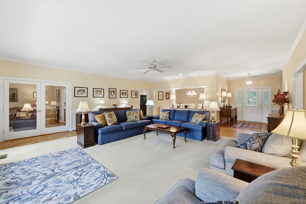 CNBHomes's tweet photo. JUST LISTED in Greenbrier! This home is a must see. Call us today for more information or to schedule your private tour!

For More Information:
https://t.co/T0URSK0Bf8 https://t.co/ll2EO6KIdn