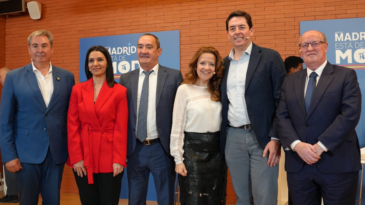 ppmostoles's tweet photo. 🔵 En las Jornadas #MadridEstáDeModa hemos comprobado de primera mano la fuerza de una región que no se detiene ante nada.

El liderazgo de @IdiazAyuso demuestra que cuando das alas al talento y apuestas por la libertad, te conviertes en el motor indiscutible del país. https://t.co/sXmksmrrNY