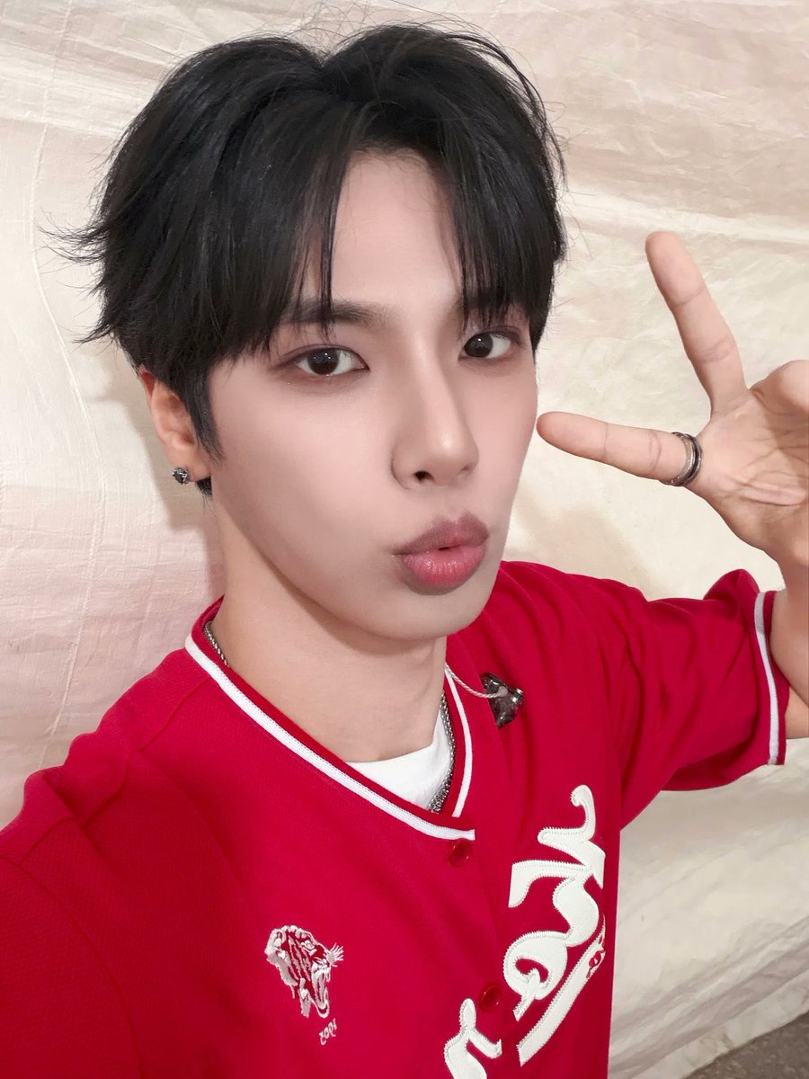 밋럽 tweet media