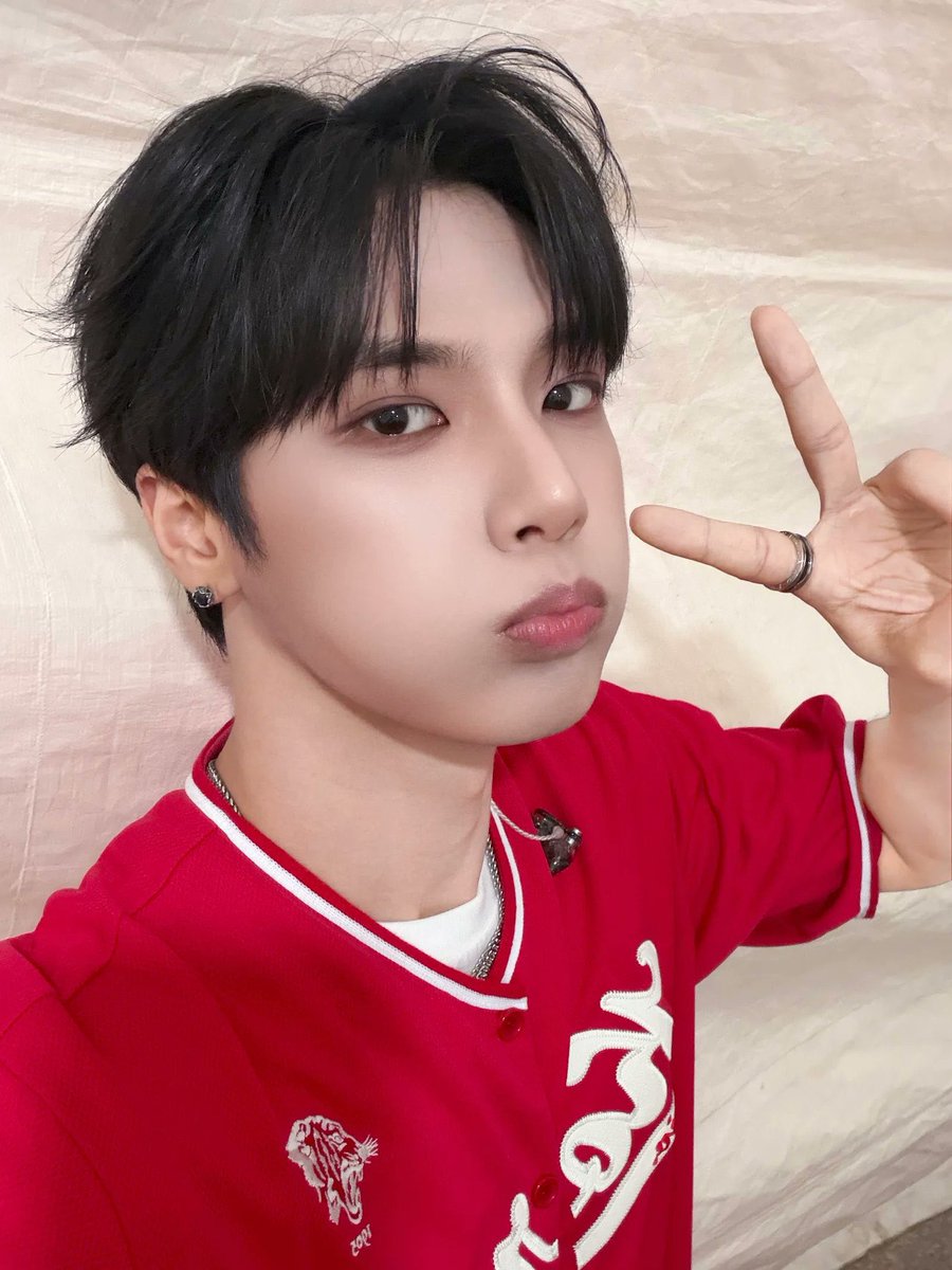 밋럽 tweet media