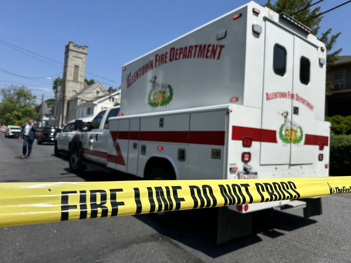 Newsworking's tweet photo. FBI, ATF, STATE POLICE &amp; bomb squad are investigating explosive device incident at 615 3rd Street in Catasauqua near the elections polling center at church. https://t.co/A6GJOvj7L8