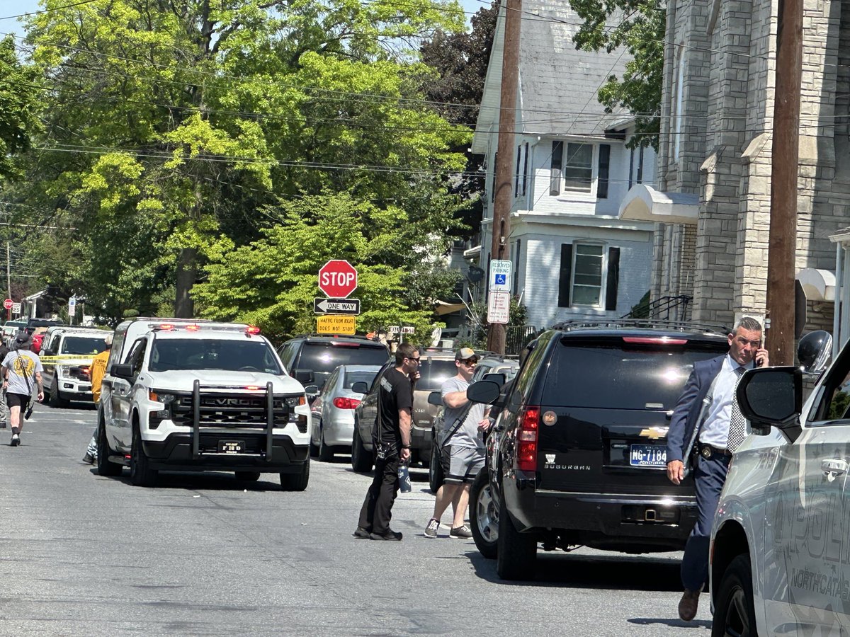 Newsworking's tweet photo. FBI, ATF, STATE POLICE &amp; bomb squad are investigating explosive device incident at 615 3rd Street in Catasauqua near the elections polling center at church. https://t.co/A6GJOvj7L8