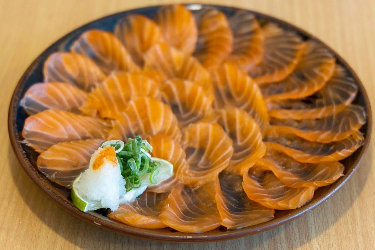 NagaokaRest's tweet photo. El sashimi corte fino cambia por completo la experiencia del pescado.
La textura se vuelve más delicada y el sabor aparece de manera mucho más precisa. https://t.co/YBSRvEMxtd
