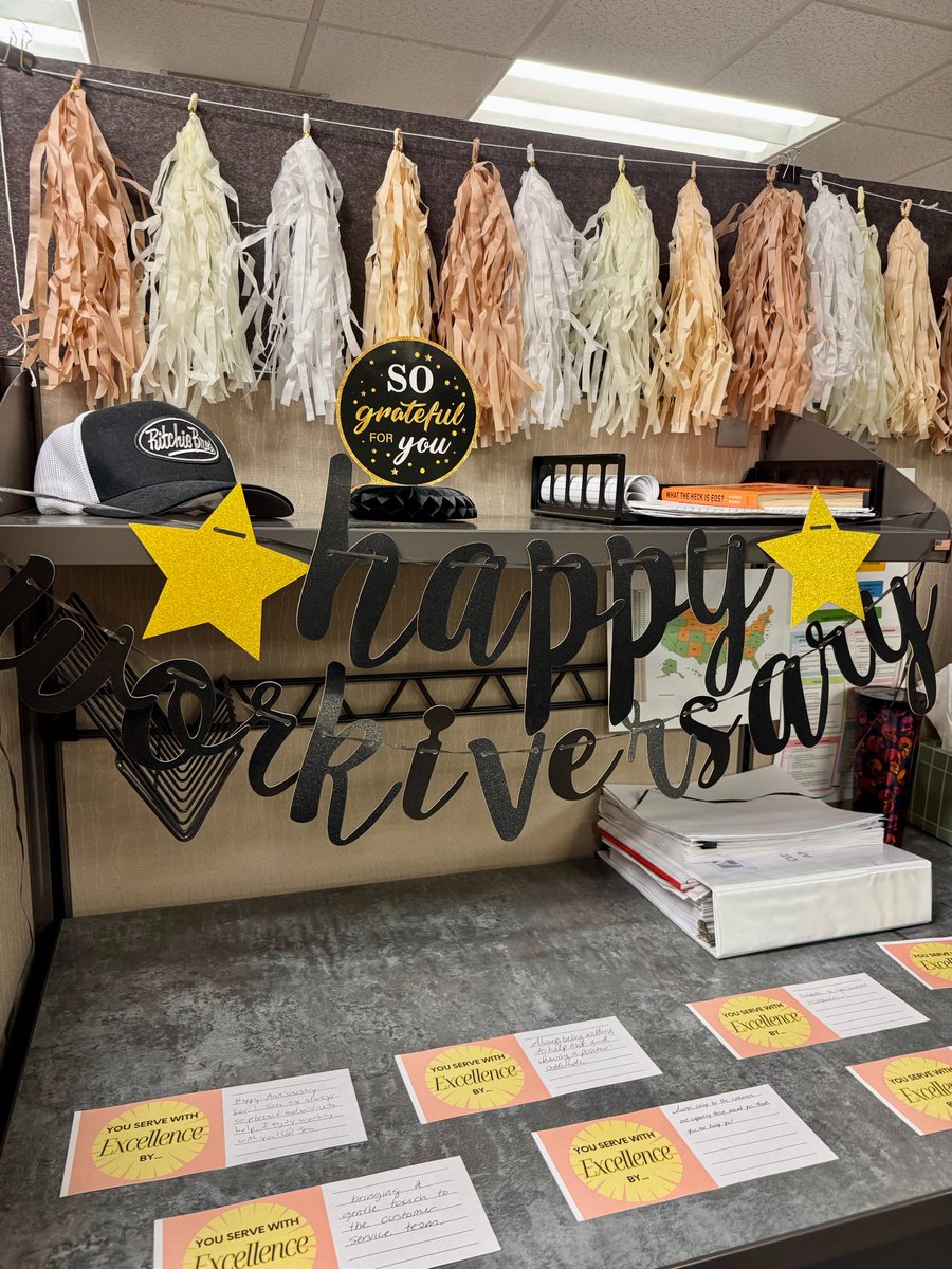 ADVPlus_Finance's tweet photo. Happy 1 Year @ADVPlus_Finance Anniversary to Lori! We are thankful to have your kindness and sense of humor to brighten up our team. We're looking forward to all that is to come!

#WorkAnniversary #TeamAppreciation #SmallBusiness #ServingWithExcellence https://t.co/GdkLvdc81h