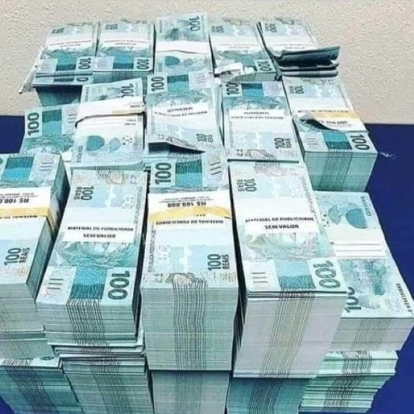 poponze tweet media