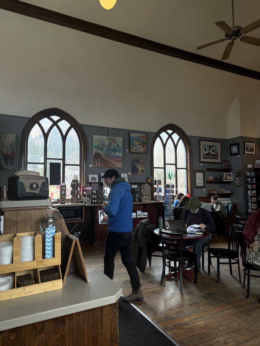 kapowder's tweet photo. @Melissa55523173 Oh you must check out Resurrect Coffee. It’s an adorable coffee shop housed in an old church with a ton of local art for sale. It was so charming and delicious! https://t.co/aDRDzK2nnU