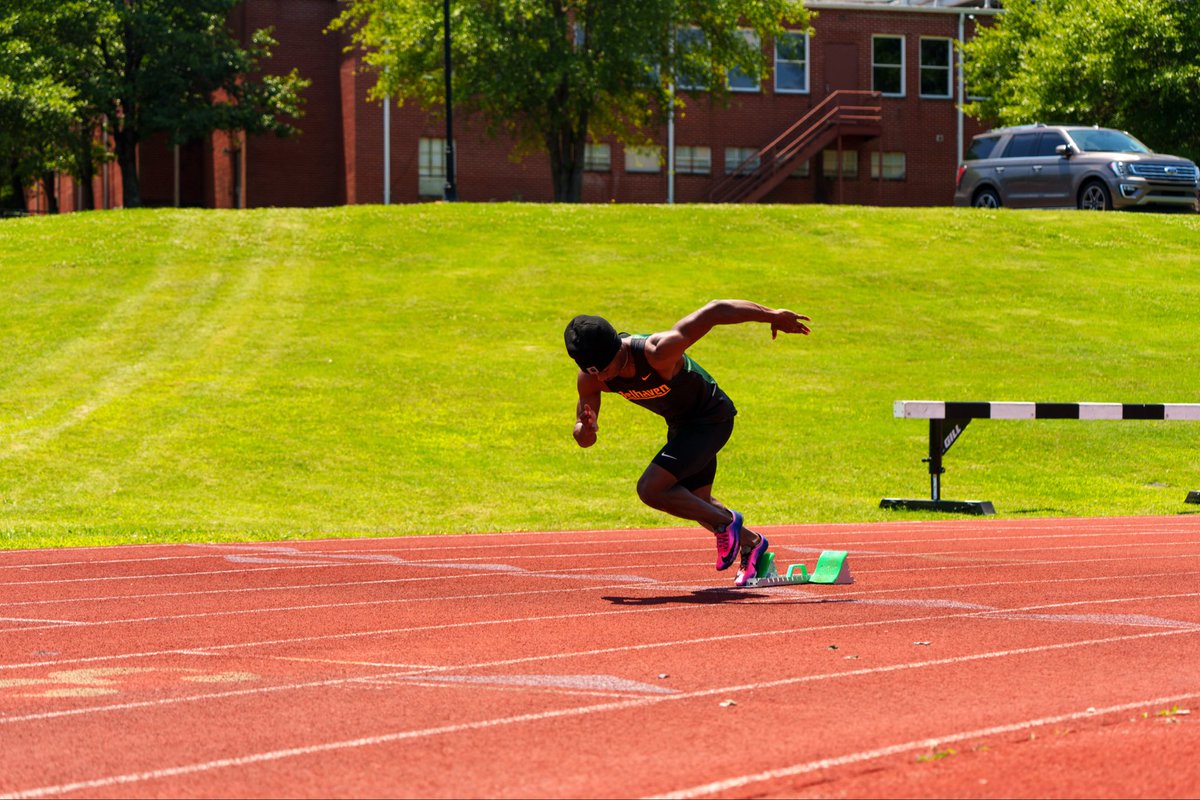 NadrikusJ08's tweet photo. day by day 🛣️ I thank the lord for all these accomplishments It feels good when the city knows your name⏱️ #AGTG #recruitmentOpen #trackandfield https://t.co/rCVtr01BMS
