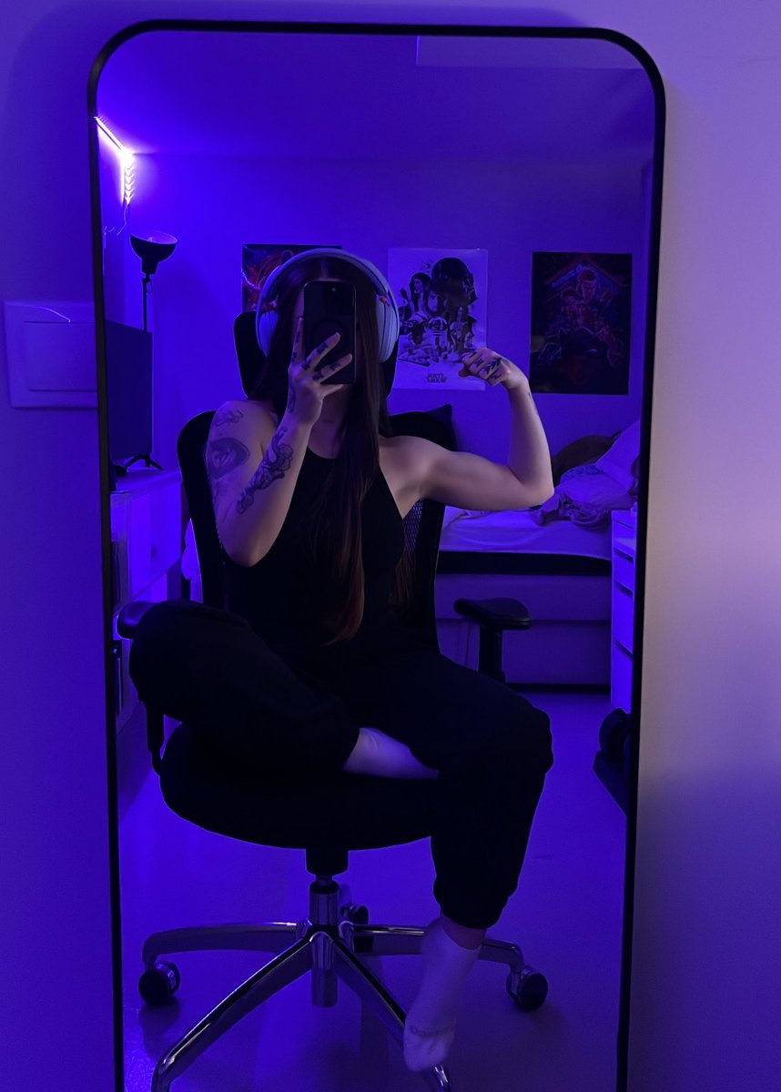 pixxbe's tweet photo. Descuento y regalitos, que mas quieres🫶🏻✨ https://t.co/hmFA1erjhT